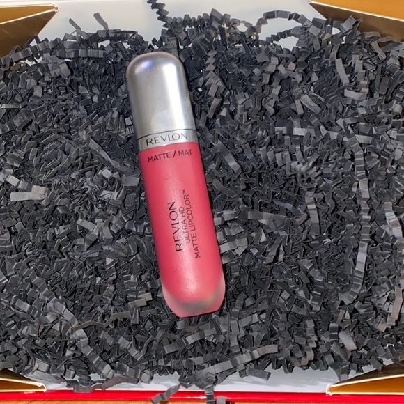 ❣️sold❣️ Revlon matte lipstick - Picture 1 of 1